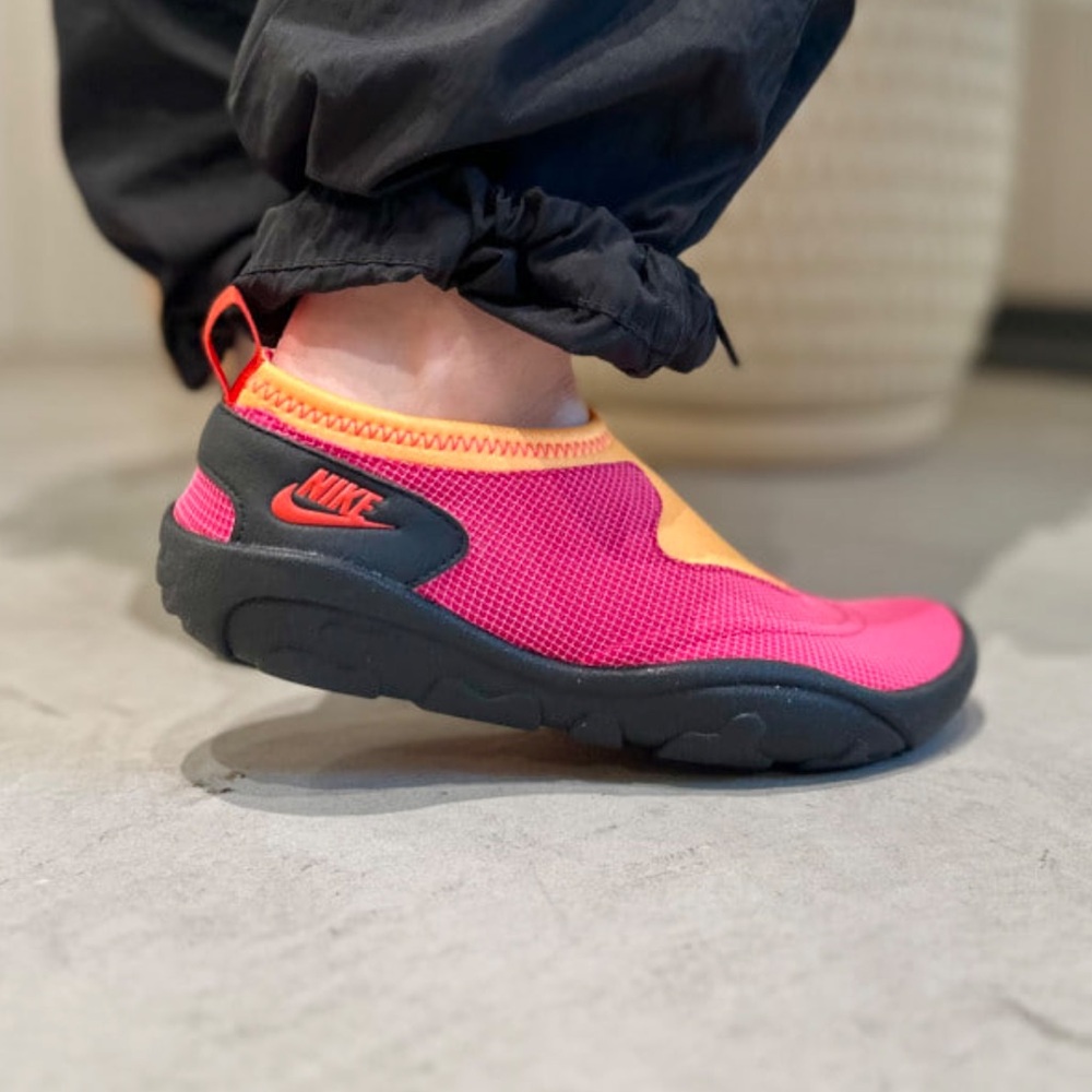 Nike Aqua Turf Vivid Pink Laser Orange (Women’s). MSRP $108. Size 10